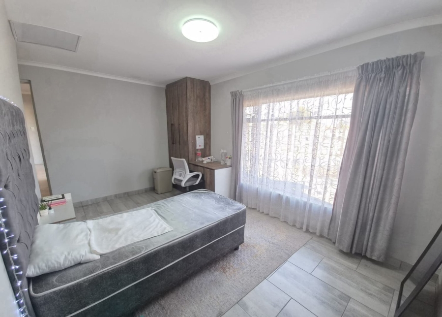 12 Bedroom Property for Sale in Universitas Ridge Free State